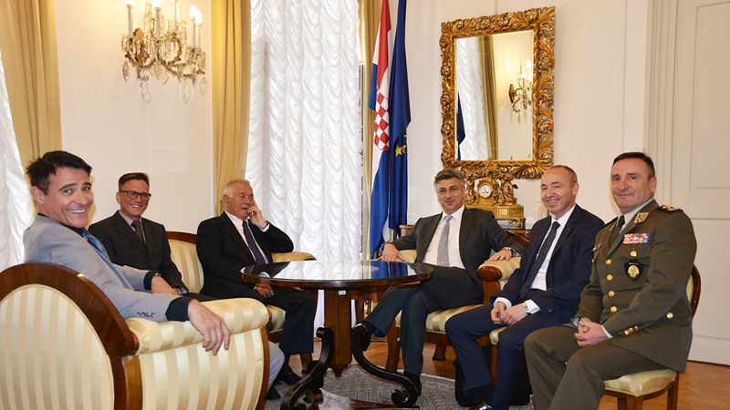 Predsjednik Vlade Andrej Plenković primio redatelja filma General Antuna Vrdoljaka, Gorana Višnjića i Andriju Vrdoljaka